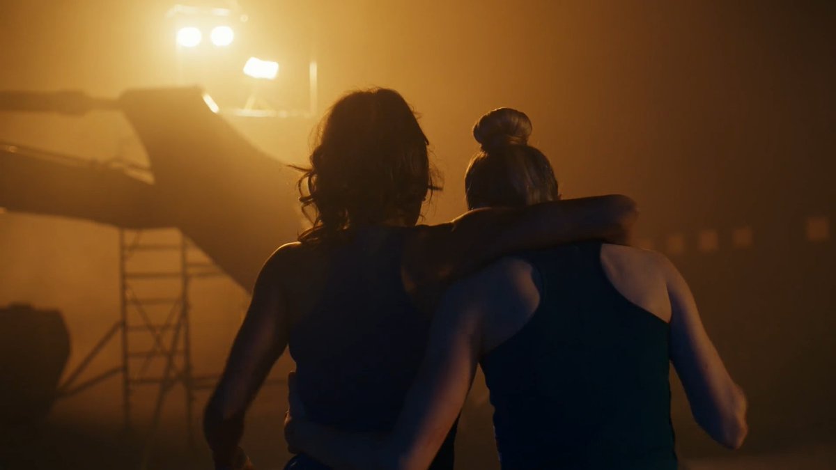 McAeryn's tweet image. they should have kissed #KillerHigh