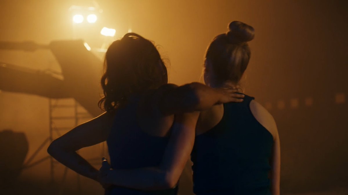 McAeryn's tweet image. they should have kissed #KillerHigh