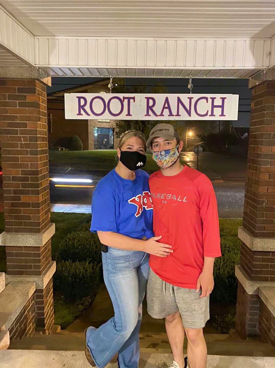 wvwc_greek's tweet photo. Congratulations to the brothers of Chi Phi and their newly shirted girls!! 💙❤️ #wvwcgreeklife https://t.co/mhXjJxOBHh