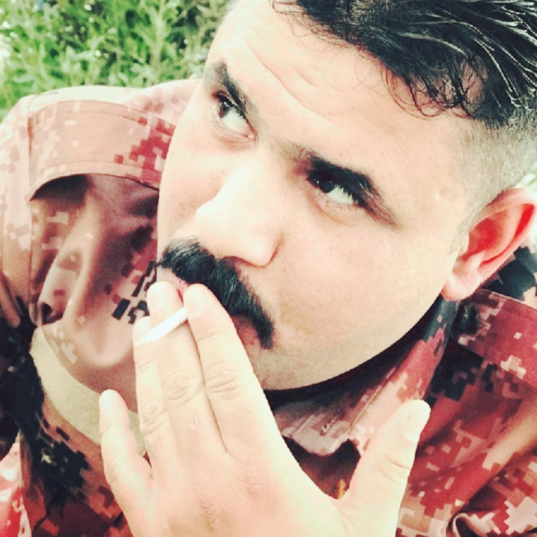 هايَ وادم تحّسب الطِيب غشيمّ ..!
..
.. 
..