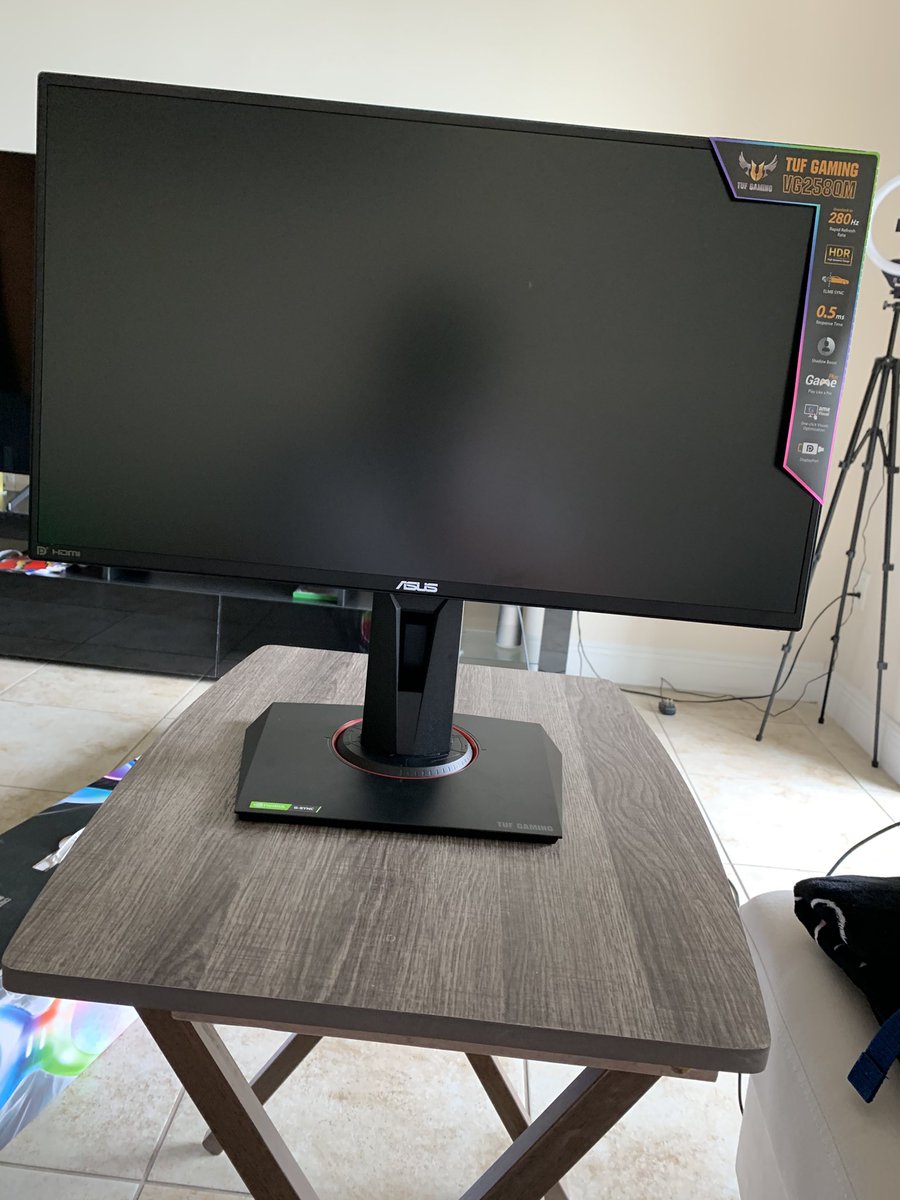 OgVibesCol's tweet image. La joya del set up⚡️ 280hz y un ps5 es la combinación perfecta 😍