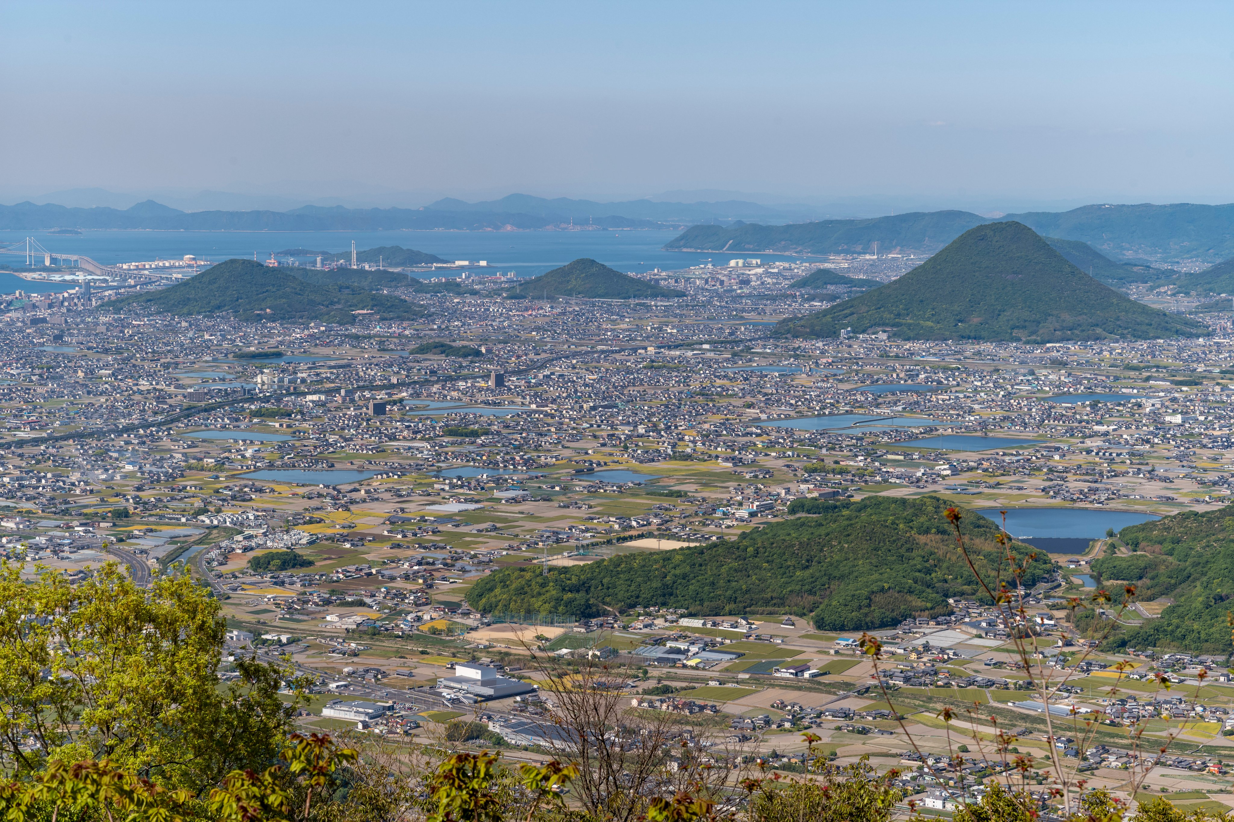 تويتر Yusuke O おだやん على تويتر 香川県の大麻山山頂からの景色 讃岐富士などを見下ろす感じです 大麻山 さぬき平野 讃岐平野 瀬戸内海 青空 Leicam10 Leica Summarit Summarit75 T Co Hwthmcjdzs