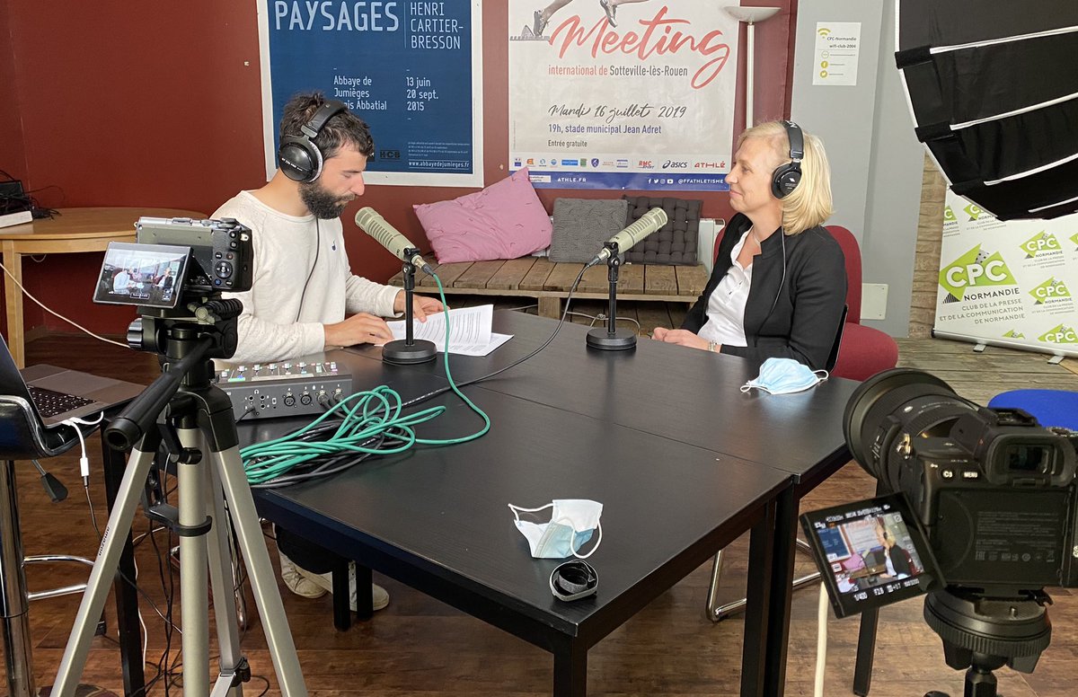 Club Presse Com Ndie (@pressecomndie) on Twitter photo Cet après-midi, enregistrements de podcasts autour de l’adaptabilité des communicants #normands face à la crise. Un format produit par <a href="/AmbroiseCa/">Ambroise Carrière</a> du studio <a href="/BelleEcoute/">Belle Écoute</a>. Notre première invitée <a href="/steph_blaise/">Stéphanie Blaise</a>, directrice communication de la <a href="/CE_Normandie/">Caisse d'Epargne Normandie</a>. A écouter bientôt... Cet après-midi, enregistrements de podcasts autour de l’adaptabilité des communicants #normands face à la crise. Un format produit par <a href="/AmbroiseCa/">Ambroise Carrière</a> du studio <a href="/BelleEcoute/">Belle Écoute</a>. Notre première invitée <a href="/steph_blaise/">Stéphanie Blaise</a>, directrice communication de la <a href="/CE_Normandie/">Caisse d'Epargne Normandie</a>. A écouter bientôt...