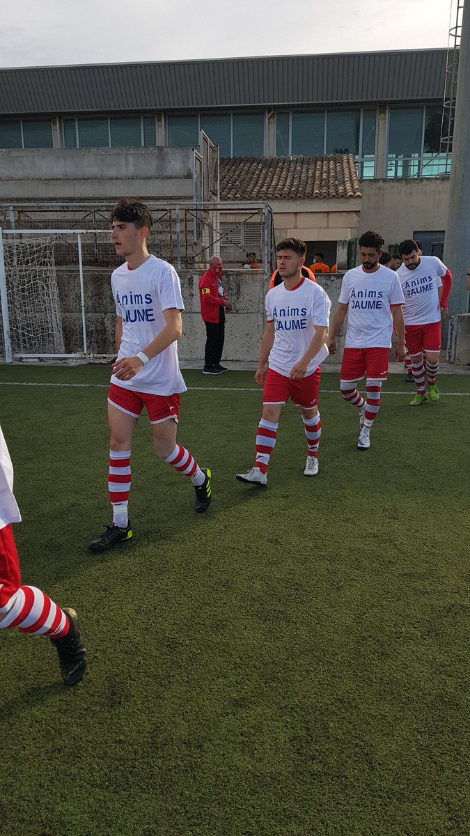 Dissabte l'11 inicial de l'Athletic Montuïri va lluir una camiseta 👕 d'ànims a @jaumebauzapomar.
Estam segurs que en sortiràs ben parat d'aquesta lesió 💪🙂 i en un temps⏳ no molt llunyà, et podràs tornar a cordar les botes 👟👟 i córrer sobre la gespa del Revolt!
#ÀnimsJaumeBP