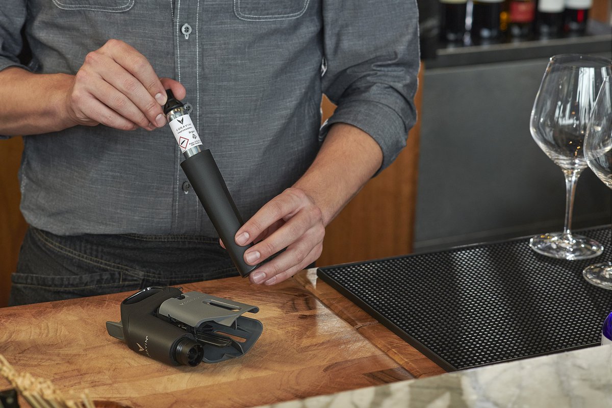 (3/5) Justamente con estos dos modelos exclusivos para nuestro público profesional, lanzamos nuevas Cápsulas Coravin Pure, que tienen un 30% más de gas argón.