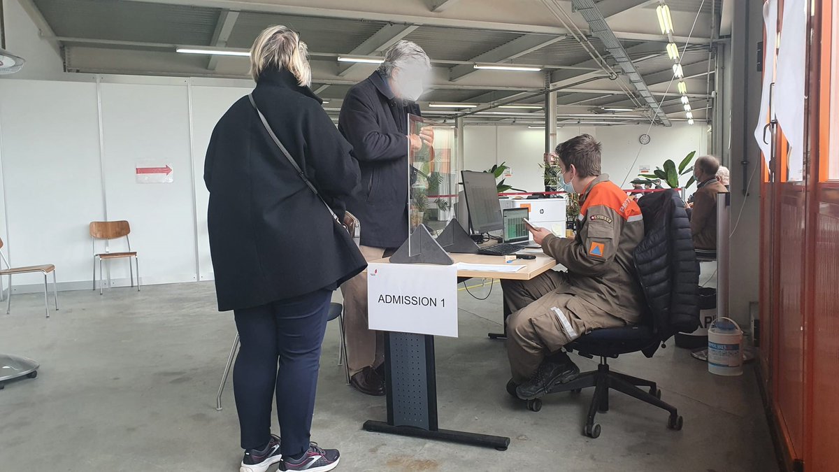 Nous sommes présents pour vous accueillir au centre de vaccination de Sion. #protectioncivile #valais #COVID19