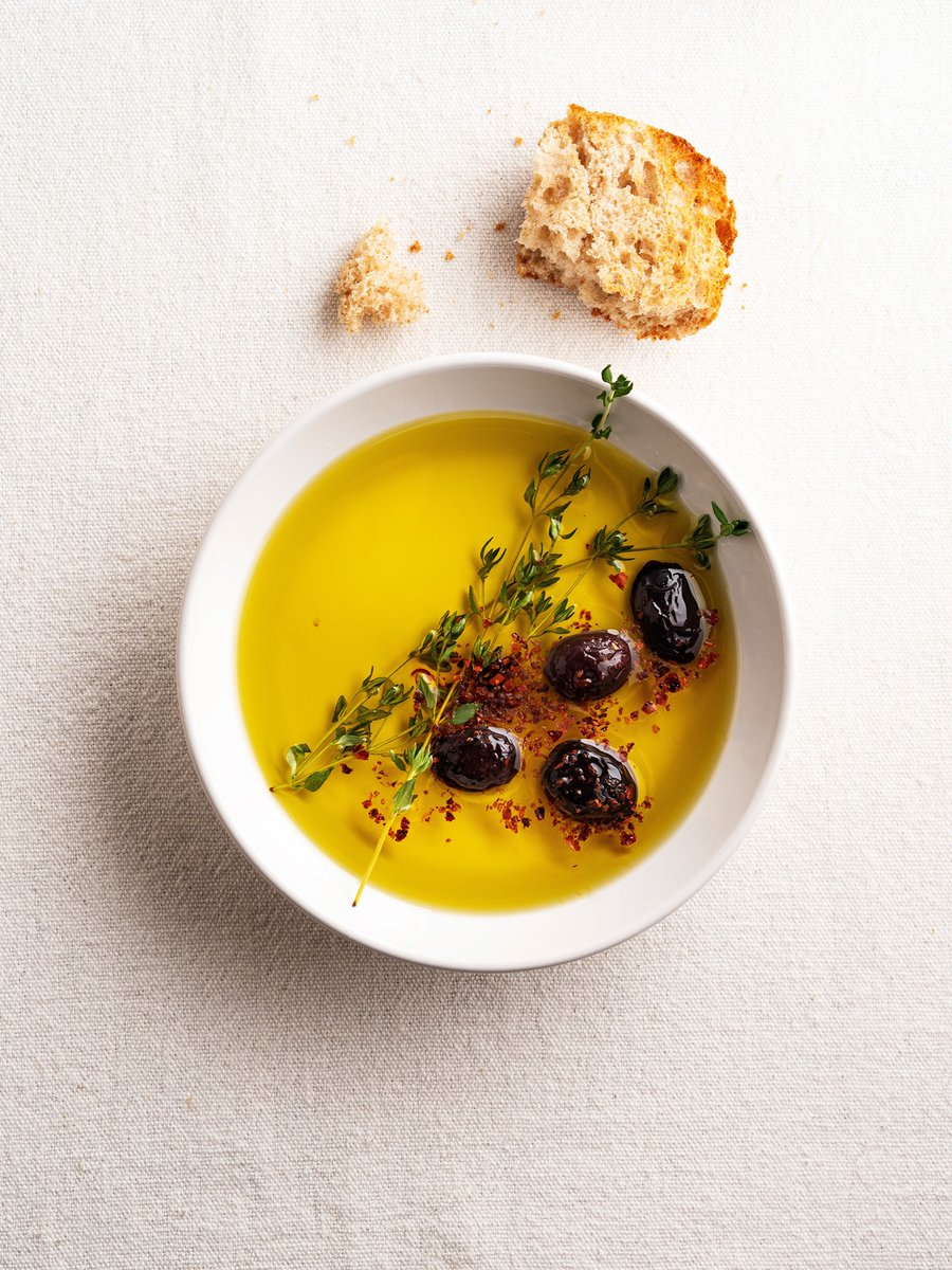 AD/ Recently I've been using Masia El Altet Premium Olive Oil to finish my dishes off (or just for dipping!) I've been given a fantastic £5 off code for orders placed at masiaelaltet.co.uk - It's free delivery as well so don't miss out! Just use code 'EK' at check out!