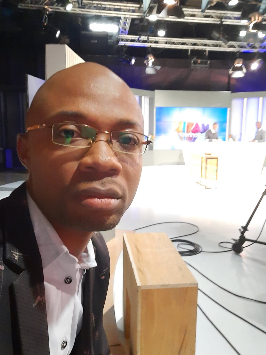 Ce matin à la RTI, parler des langages de programmation comme levier d'insertion professionnelle.
On disais que tout le monde peut développer des applications Web, mobiles ou siteweb s'il le veut, c'est pas pour les génis. 
Tu peux payer ton gbata avec + ton gnonmi avec lait.😊