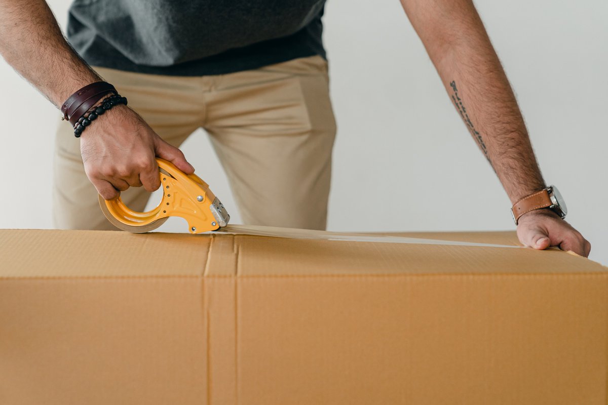 "Packaging is more than a box"

...But of course, we all know that don't we?

We can help you with all your packaging needs. Get in touch with one of our account managers and order online today.

store.upstreamworkplace.com/packing-materi…

#packagingsolutions #returntowork