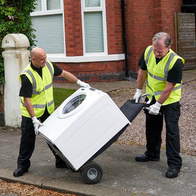 OfElectricals's tweet photo. First one of the day being collected :)
#Hardwork 
#takemeaway https://t.co/U0kbmdgwzA