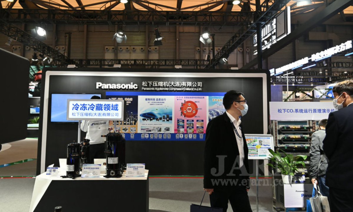 JARNmagazine's tweet image. @panasonic showcased its #scrollcompressors such as the B series and C series models adopting #R32 #refrigerant, #CO2 horizontal models for #car #airconditioning, non-inverter models for low-to medium-temperature #refrigeration, etc. at #CR2021.

#HVAC 

ejarn.com/detail.php?id=…