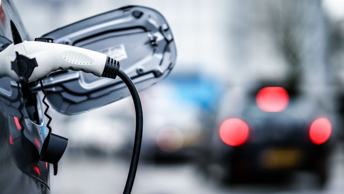ILPScotland's tweet image. We're looking forward to our #CPD #Webinar next week about what you should consider when planning #ElectricVehicleCharging. Dean Wendelborn @CityWestminster will give an experienced street lighting team’s perspective on this topic ow.ly/Zxkw50EmgMq @the_ilp #EVCharging