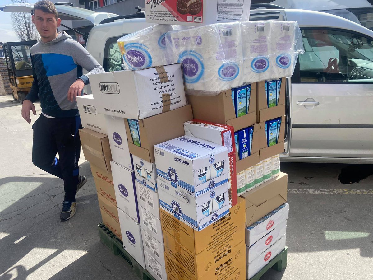 071Compass's tweet photo. Cooperation is the basis of success 👷🧑🌾👮♂️
We are grateful to all our foreign supporters like here #CatchASmile who without hesitation bought food for migrants and refugees 💞
Without your help, we are nothing.
United we stand 💪
#Compass #Compass071 #refugees #migration https://t.co/9sGFLWco3s
