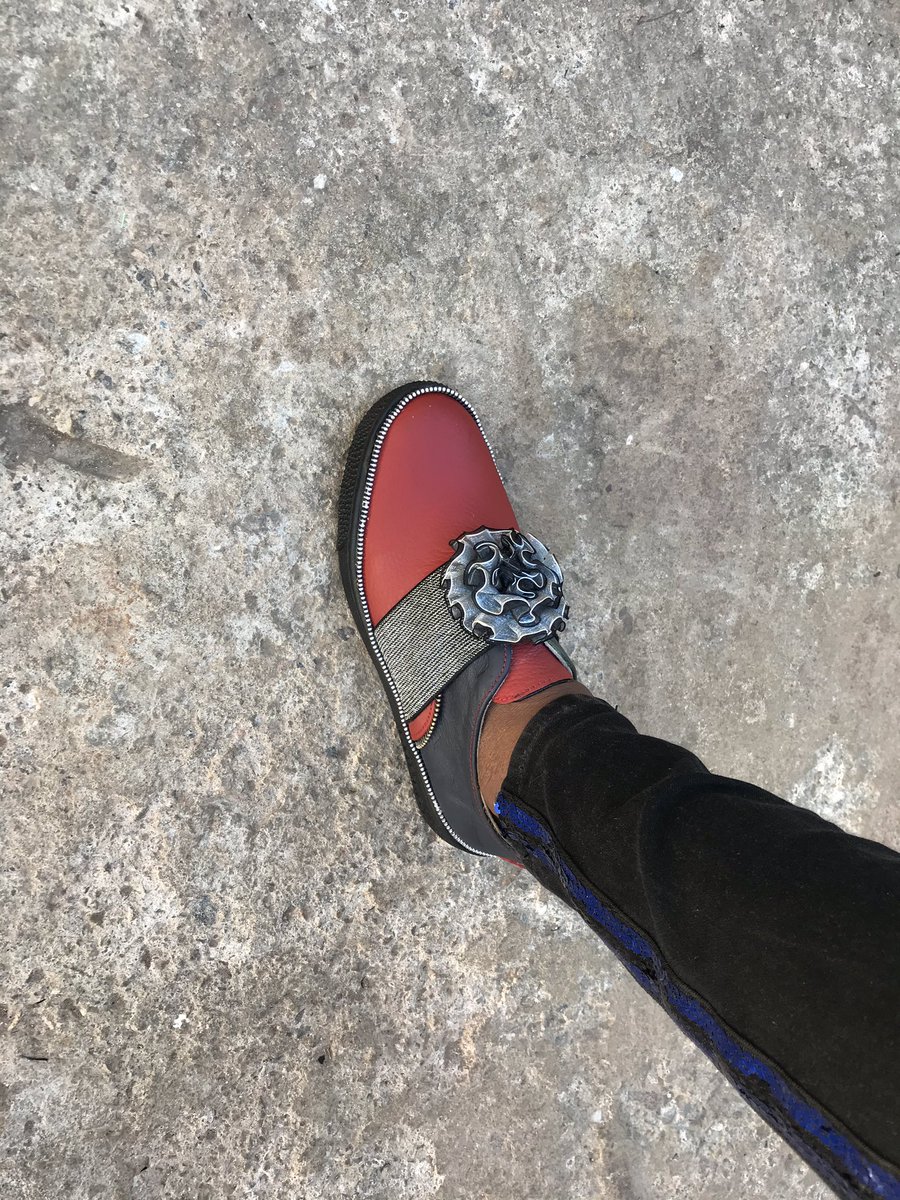 ItumelengModib9's tweet photo. Spinara handcrafted shoes and belts support local https://t.co/6TkRHI7lvo