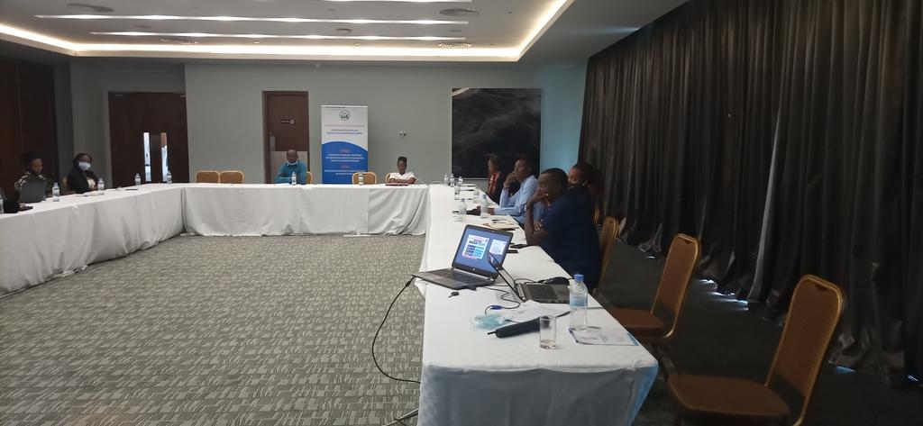 Happening  leadership consultative meeting with elected committees in kigali city .