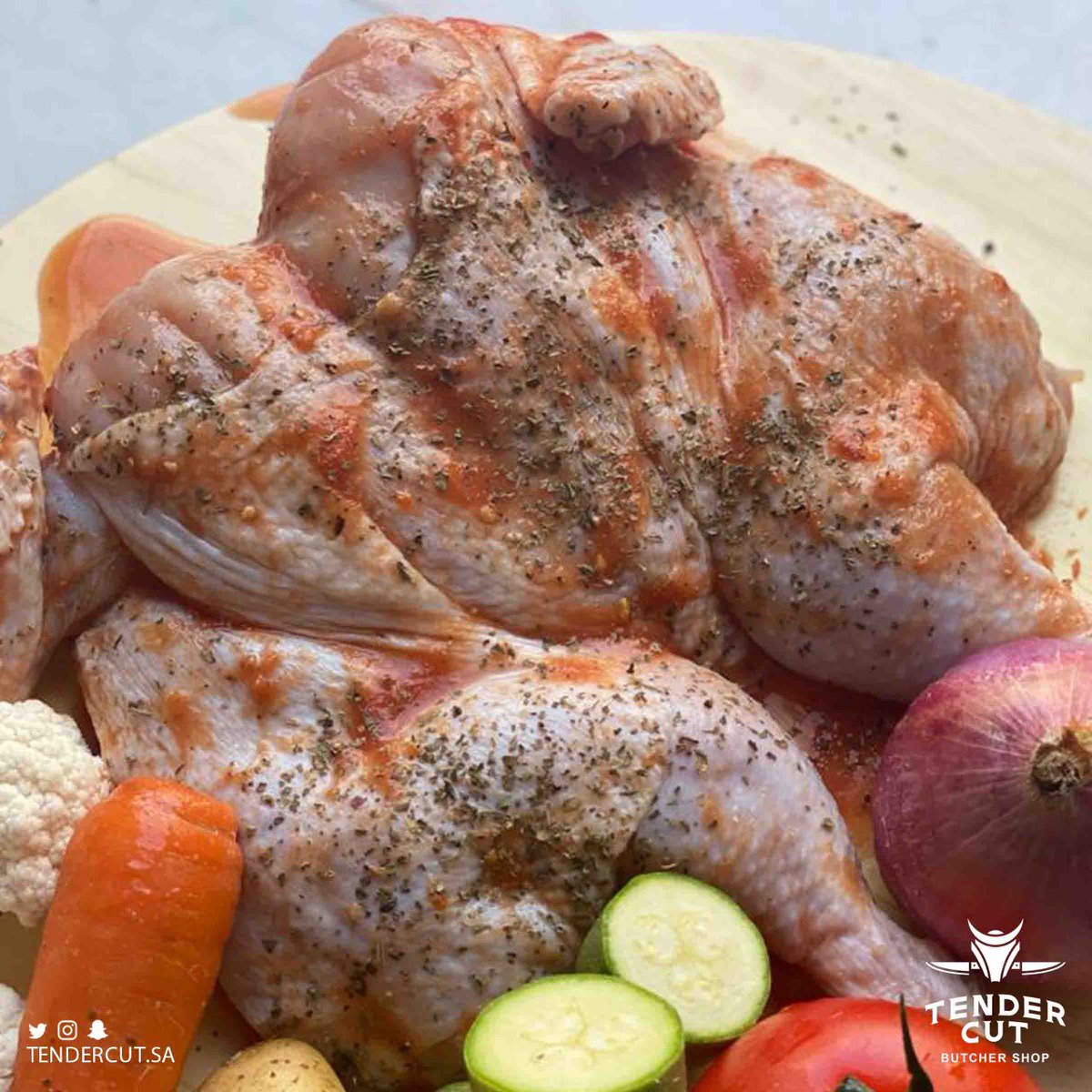 TendercutSa's tweet photo. تحب الدجاج بس ! 🥰كل الدجاج المتبل والجاھز لجلسة شواءعظیمة متوفر وتحت أمرك 😋😍🍗 

#tender_cut https://t.co/3Qpz3QofOj