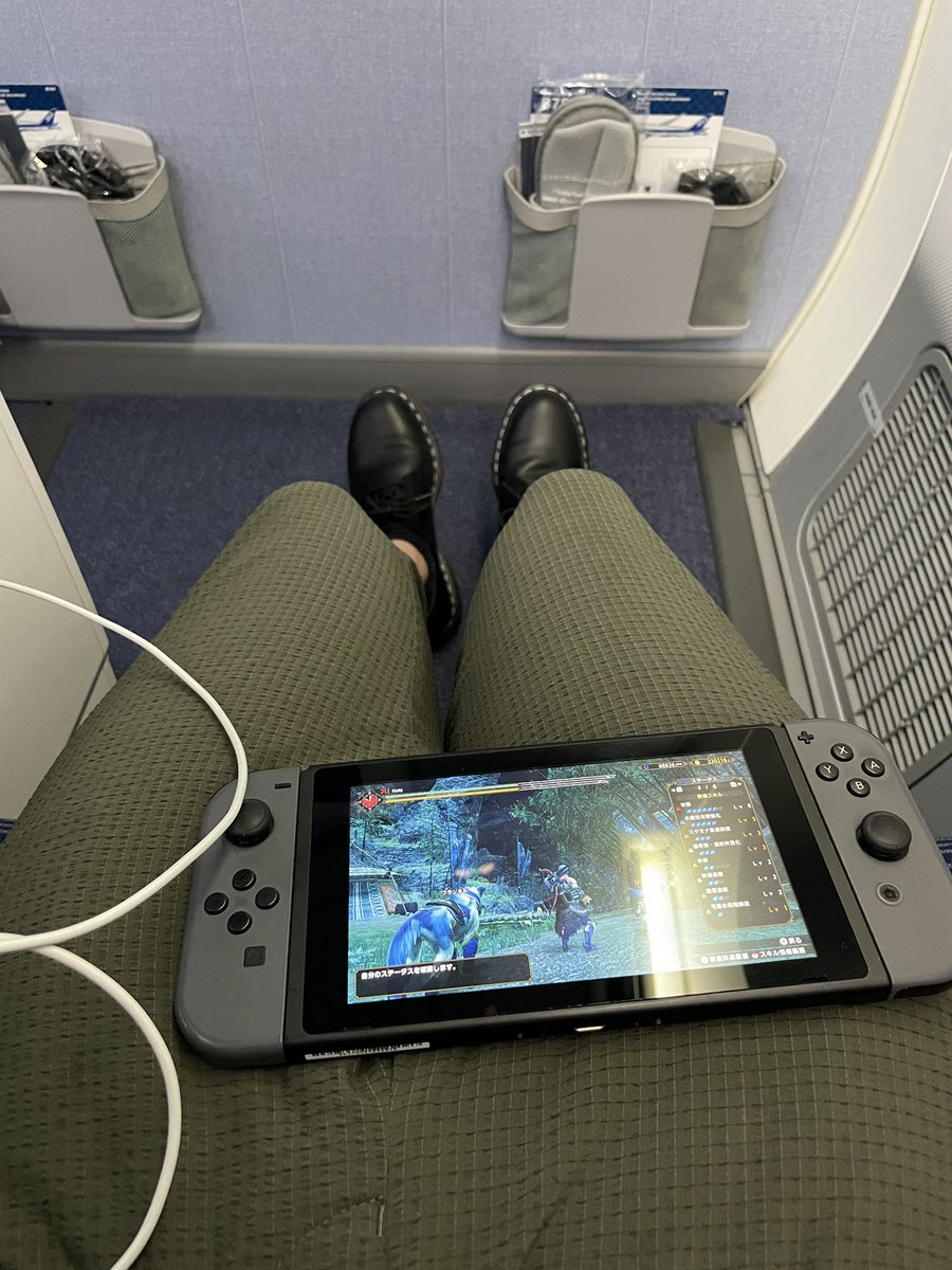 K_neetest's tweet photo. NH476
OKA✈︎HND with B787 P/C
プレミアムクラスでもモンハンやりまくりで本当にすいません😂
#neetrip https://t.co/Jg9xtPgMOR