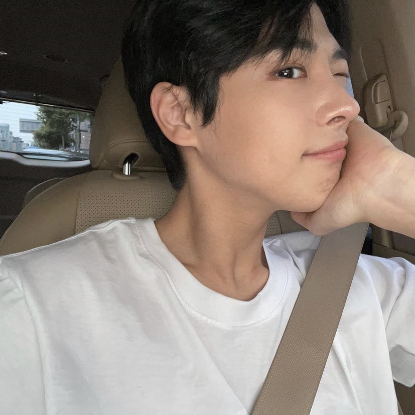 cigariIyo's tweet photo. ⠀ 

                   A R C H E R    B L A N C H E 
                   new rp acc — not new to rp.
                   like  &amp;&amp;&amp;  rt  to  be mutuals.
⠀ 
⠀ https://t.co/SYRG5Evp27