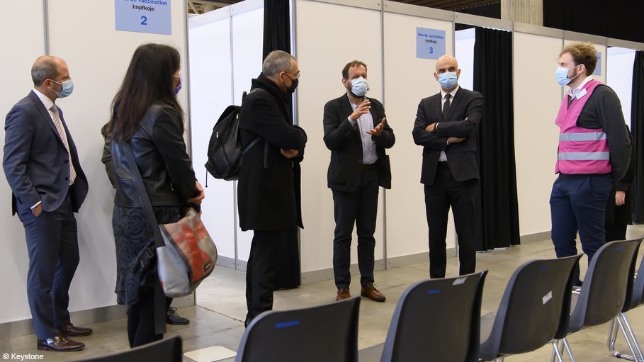 Alain Berset On Twitter Besuch Im Impfzentrum In Freiburg Tadellose Organisation 7 Tage Die Woche Geoffnet Merci Dem Staatsrat Staat Freiburg Fur Das Engagement Es Geht In Allen Kantonen Vorwarts Mit Dem Impfen