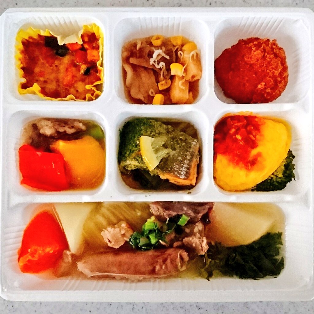 bankiiro's tweet photo. バタバタしておりました～💦
そんな忙しいときでもおいしいものが食べられる幸せ😊🍀
冷凍とは思えないしほんとにありがたい！特に魚が美味でした🐟

#おいしい #冷凍食品 #クオリティ高い #旬をすぐに #忙しいあなたに #仕事 #簡単 #おうちご飯 #おかず https://t.co/0E9M96ZbZN