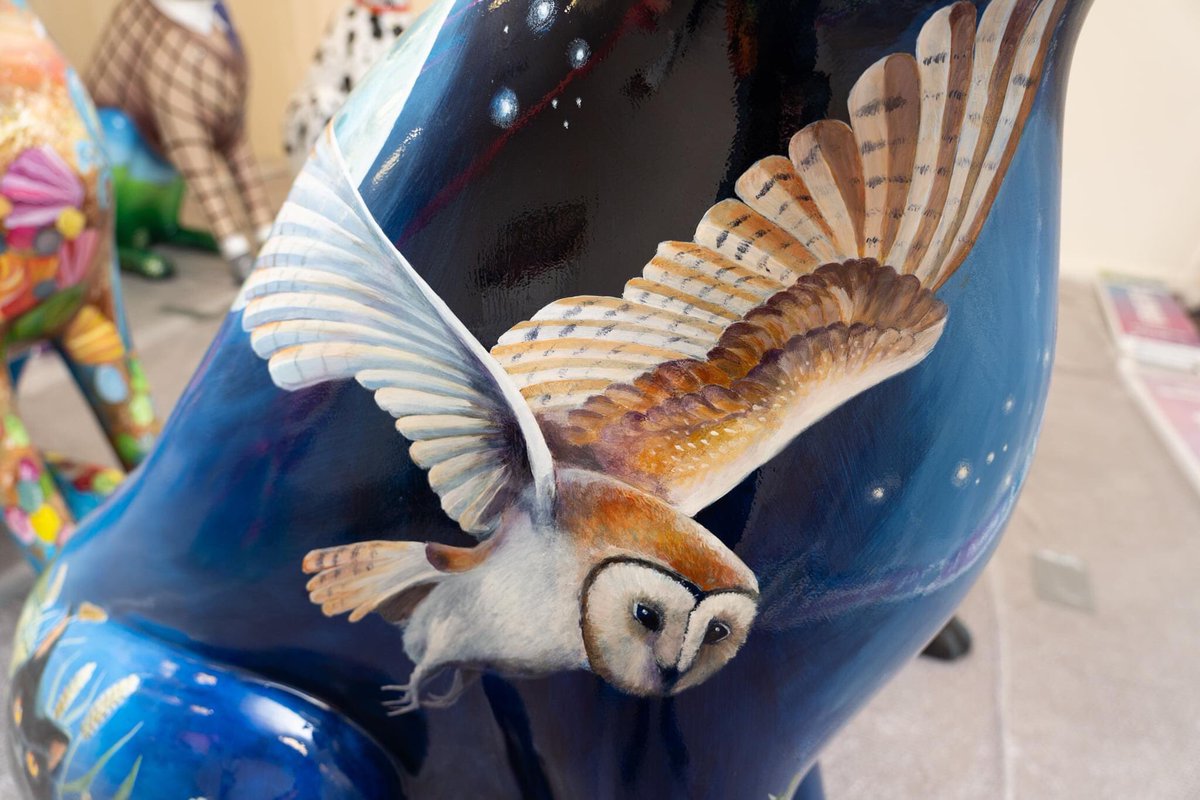 A sneak peak 👀 of the beautiful #familihare by artist <a href="/JudithBerrill/">Judith Berrill</a> 

Sponsors @Ayresandcruiks are thrilled with the results 👌

For more info on this fabulous event coming to Southend this summer see

haresabouttown.co.uk

<a href="/wildinart/">Wild in Art</a> <a href="/HavensHospices/">Havens Hospices</a> <a href="/c2c_Rail/">c2c Rail</a>