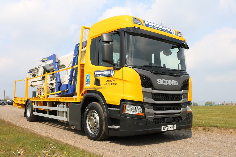 Check out Paramount Access Platforms 1st ever @ScaniaUK a P 280 4x2 day cab with beavertail body.

Used to transport their specialist access equipment across Essex and surrounding counties it has a 3-star DVS rating.

#scaniatrucks #directvisionstandard