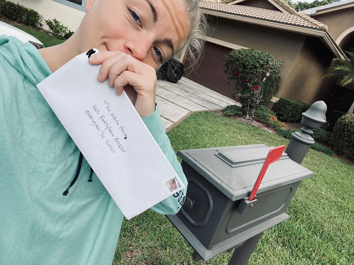 xtina_witt13's tweet photo. I just put my letter to @POTUS and @VP in the mail! 

Thank you to everyone that joined us for some tunes and letter writing yesterday, it was so nice to see some new faces 😁 

I love this family @MathMvmt ❤️

#MATHMail #MakeItMonthly https://t.co/qvButpENlk