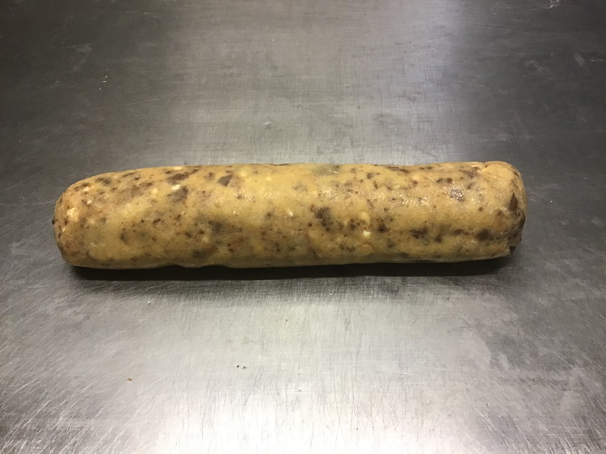 fredericroynice's tweet image. Ce mardi c’est préparation de cookies maison évidemment, chocolat blanc et chocolat au lait 😋😋😋#Nice06 #CotedAzurFrance