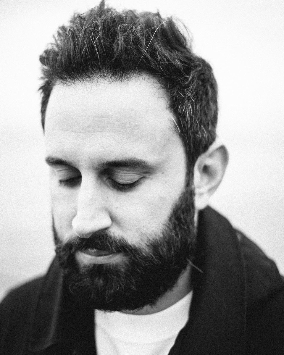 REQUIEM FOR EMPATHY IS OUT THIS FRIDAY ✨
I’m really grateful for your support this far, and I hope the full record brings you light 💡 
Get it automatically by pre-saving / preordering via mllnx.co/requiem
📸: @veramarmelo