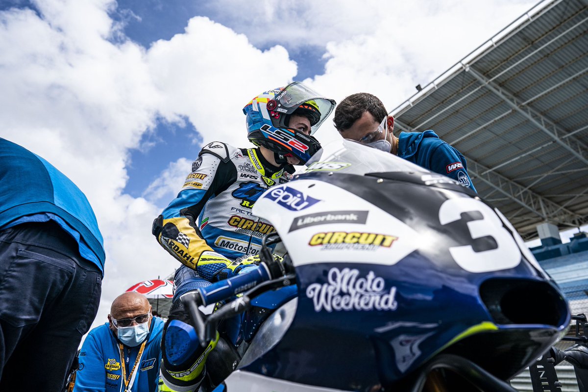 Increíble carrera de <a href="/davidsalvador38/">David Salvador Gómez</a> en el @CEVMotorcycle