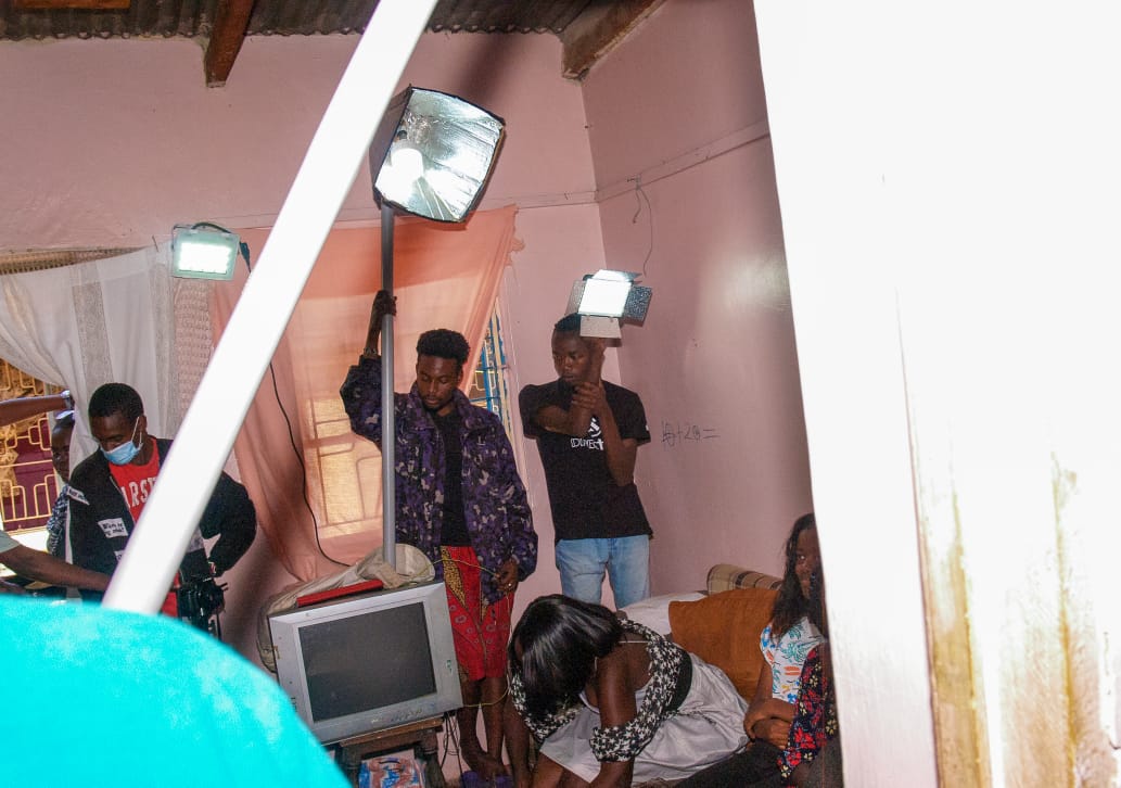 OutawayF's tweet photo. Setting up the lights during #MakingWayOut2 Africa https://t.co/ZpXd9O362l