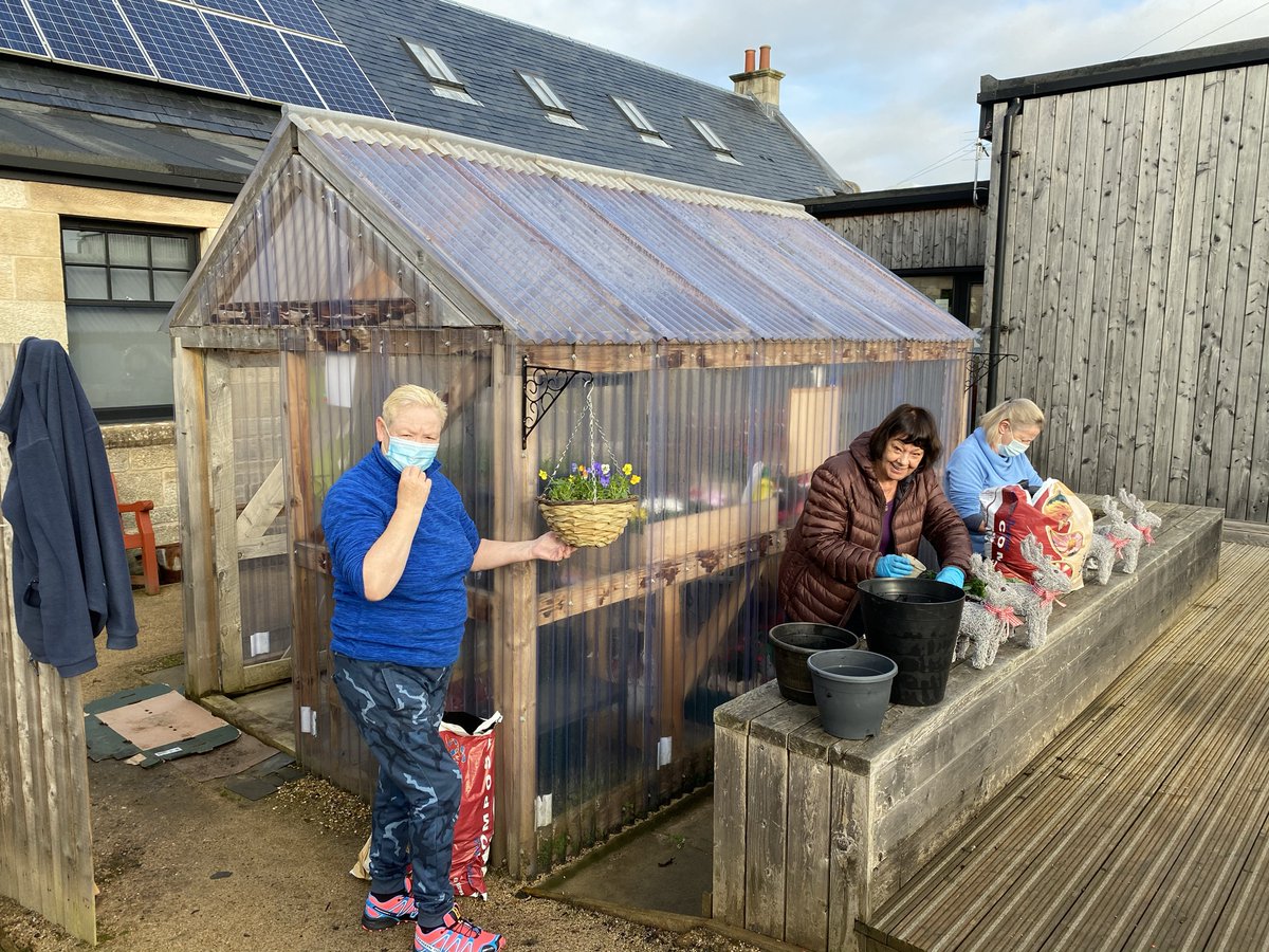 LarkhallVolGrp's tweet photo. Happy Tuesday! And Happy National Gardening Week!
To celebrate this week we are announcing that our gardening group will be starting back up officially Mid May! HOW EXCITING! 😁
#charityfamily #ldvg #activitygroup https://t.co/F8OyNqUKvX