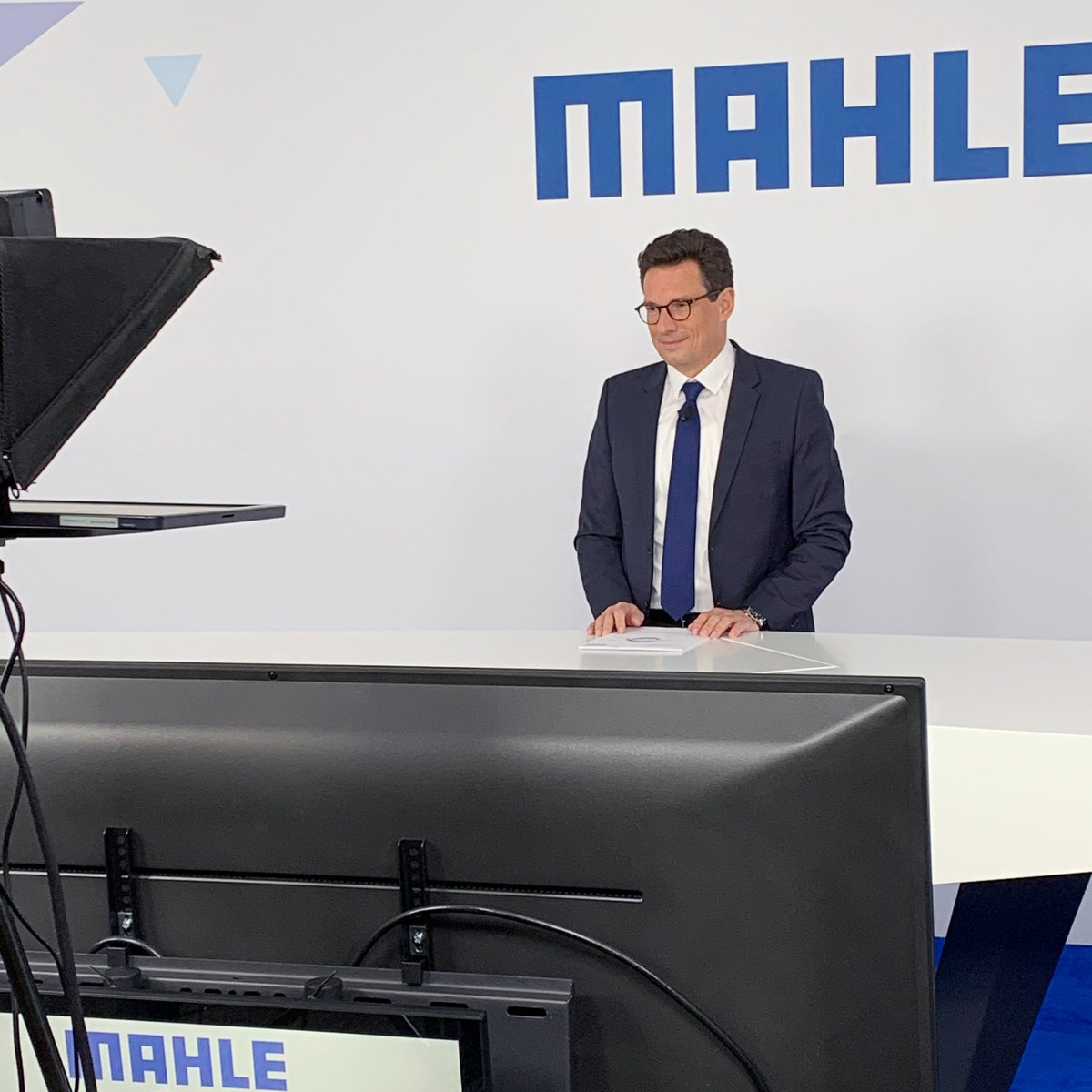 MAHLE_Group's tweet photo. At today’s Annual Press Conference #MAHLE reported a positive operating result for 2020 and a strong start to the #transformation year of 2021. #webuildfuturemobility #resilience #cashflow https://t.co/3kcYtiV6aA https://t.co/UP5m6b0dp8
