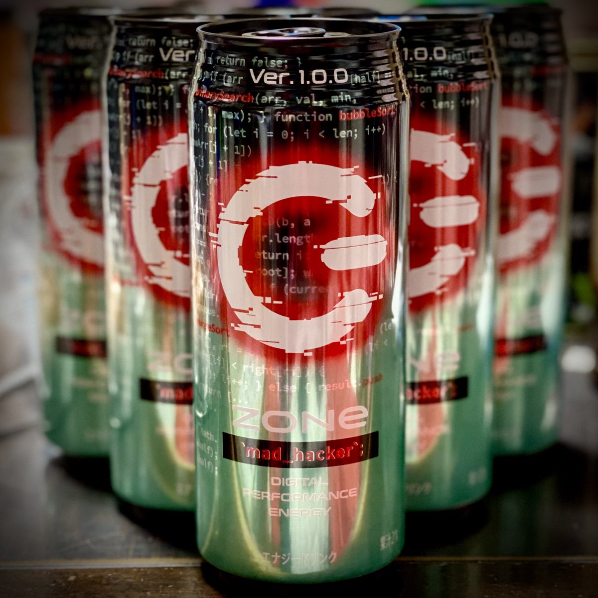 Luhan_game's tweet image. ZONe 新作GETしてきた✨

無料引換券ありがとうございます！！
飲み終わったら
また買うーーー(๑&amp;gt;◡&amp;lt;๑)

こうして我が家の
ZONe在庫が増えていくのであった🤩

#ZONeエナジー 
#madhacker