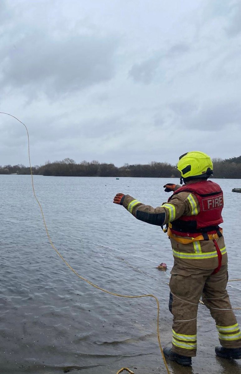 The more people that know how to use throwlines & know what to do in an emergency, the more chance there is of lives being saved. If you see someone in the water, call 999 & keep them in sight. If there’s a lifebuoy or throwline nearby, throw it to them  http://orlo.uk/s7nXN 