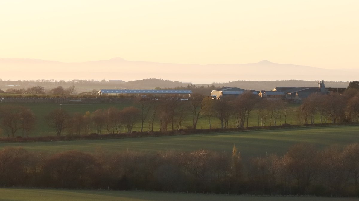 bikepackingscot's tweet image. We've made a few small updates to our most popular #bikepacking route, the Capital Trail. Thanks to @ELCrangers for helping with this, the new route has better views &amp;amp; less tarmac. If you ride the route, remember to act responsibly at all times, thank you! bikepackingscotland.com/capitaltrail/