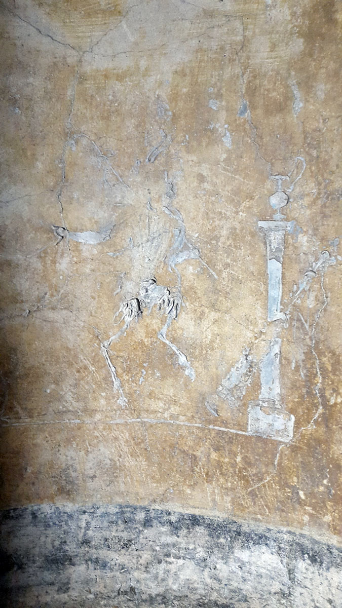 HistoryJouney's tweet image. I took these photos 3 years ago in the fantastic necropolis of Isola Sacra, near #Ostia, an archaeological site that needs more help so as not to be completely lost, as the state of these 
valuable plasters and the interior of the burial rooms demonstrate
your retweet may help