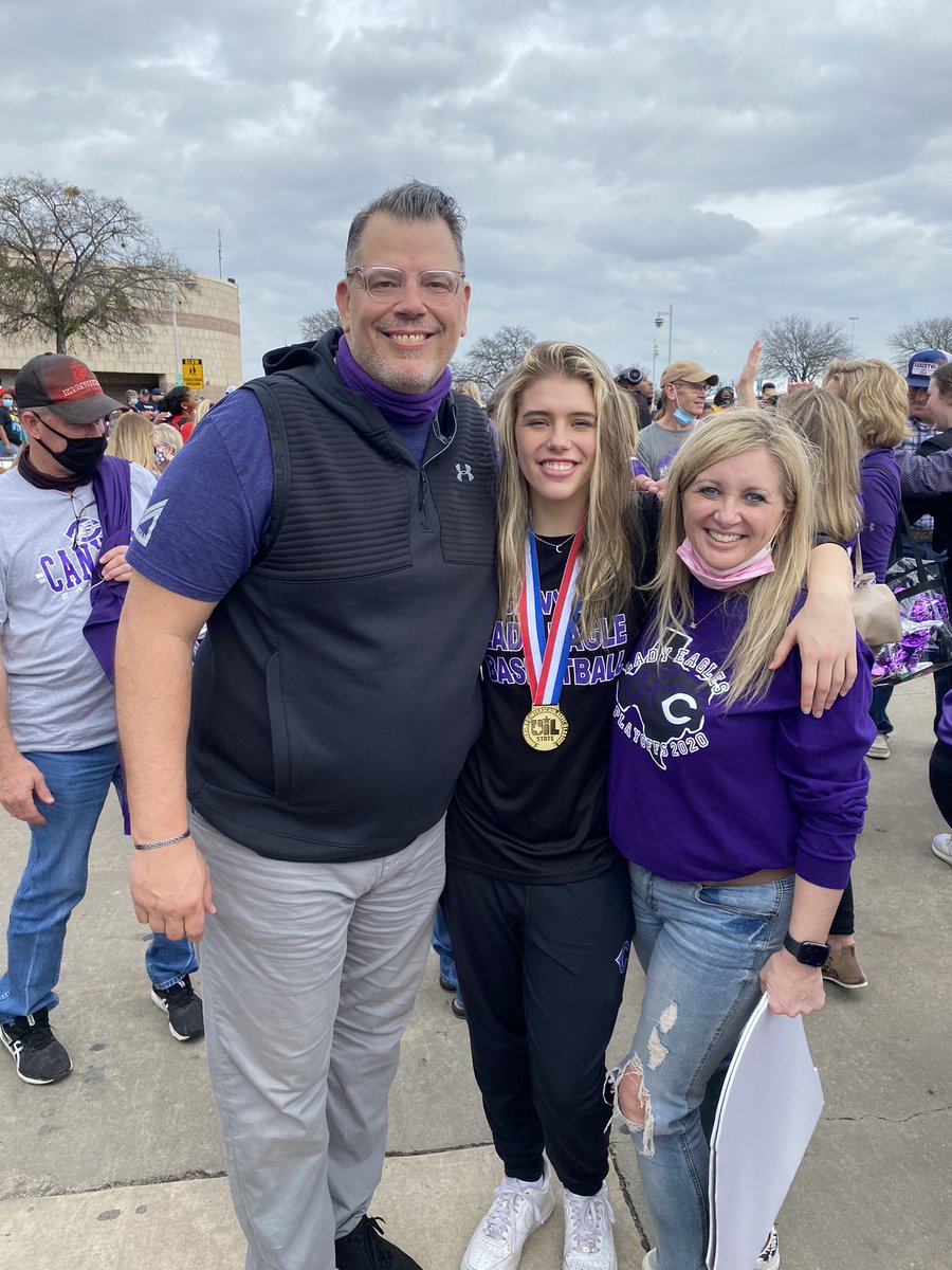 Mbennett6's tweet image. It’s a wrap, hs bball in Canyon Tx. It was challenging but these ladies did everything they started out to do 11 yrs ago, do it together, find a way, never give up &amp;amp; be State Champs - what a journey. Super proud of KKB. Can’t wait to see you continue your career @ UTD! Go Comets!