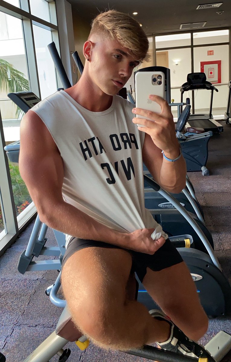 RT if you like blonde hairy legs https://onlyfans.com/blondiepaul.