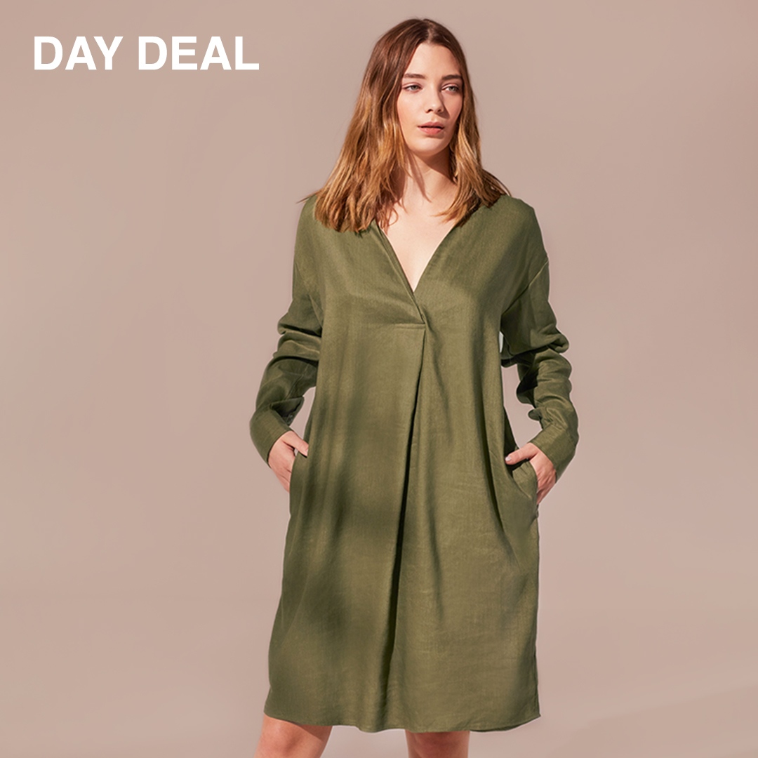 ONE DAY DEAL

Olive Linen Dress

Was £109 / Now £49

Olive linen dress cut for a loose fit and everyday wear. With pleated back yoke, curved hemline, side pockets and buttoned cuffs. Cotton/linen mix.

Shop → bit.ly/2QyH7bP
⁠⁠
•

#plumo #plumostudio