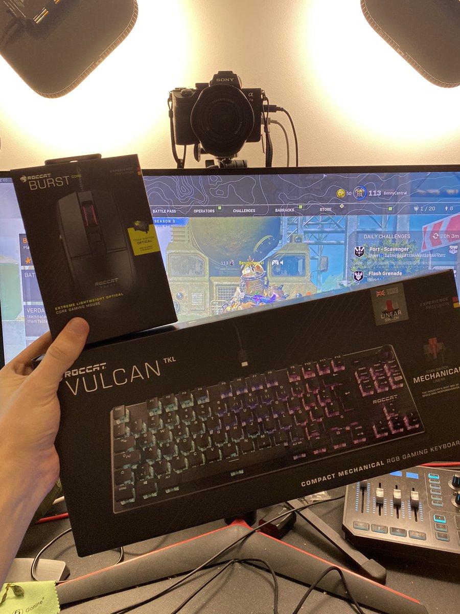 BennyCentral's tweet image. GIVEAWAY - To celebrate that 40 kill game giving away the mouse and keyboard that I use in Warzone from my partners @ROCCAT 

RT + Follow for your chance to win!!!!

Roccat Burst Core Mouse
Roccat Vulcan TKL Keyboard