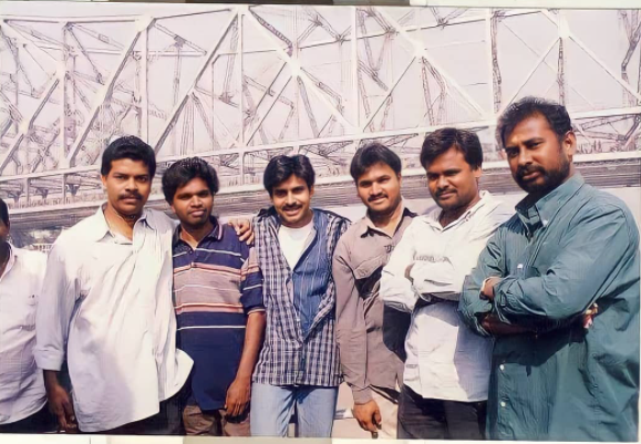 qubetvnews's tweet photo. Unseen Pic From Kushi ❤️
@PawanKalyan #PawanKalyan #20YearsForKushi #20YearsOfKushi #20YearsForClassicIHKushi https://t.co/2VDeGJ6pps