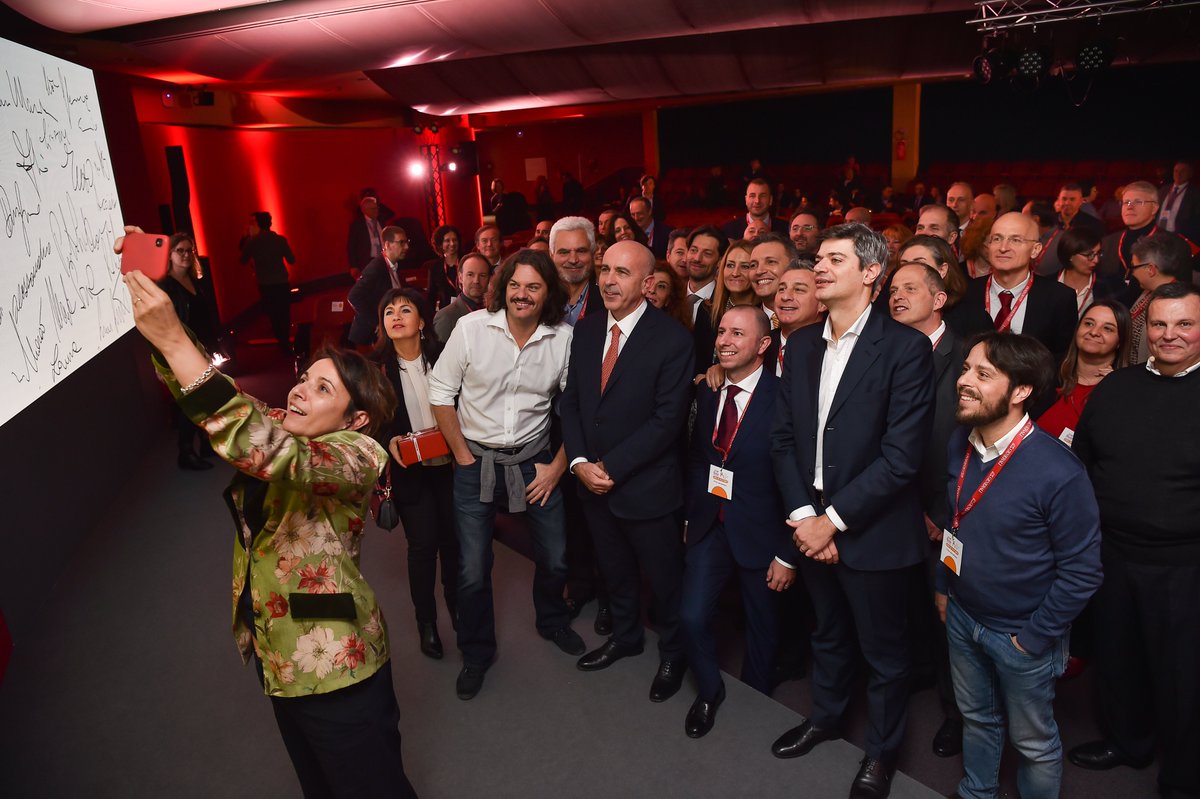 _LuciaSciacca_'s tweet image. Dal 2017 con #StorymakerClub abbiamo coinvolto più di 500 colleghi in Italia come ambassador sui social.
Oggi, in tutto il mondo, chi lavora in @GENERALI può essere uno #Storymaker grazie a questa bella iniziativa per il 190° anniversario!
➡️ bit.ly/190StoryMakers
#Generali190