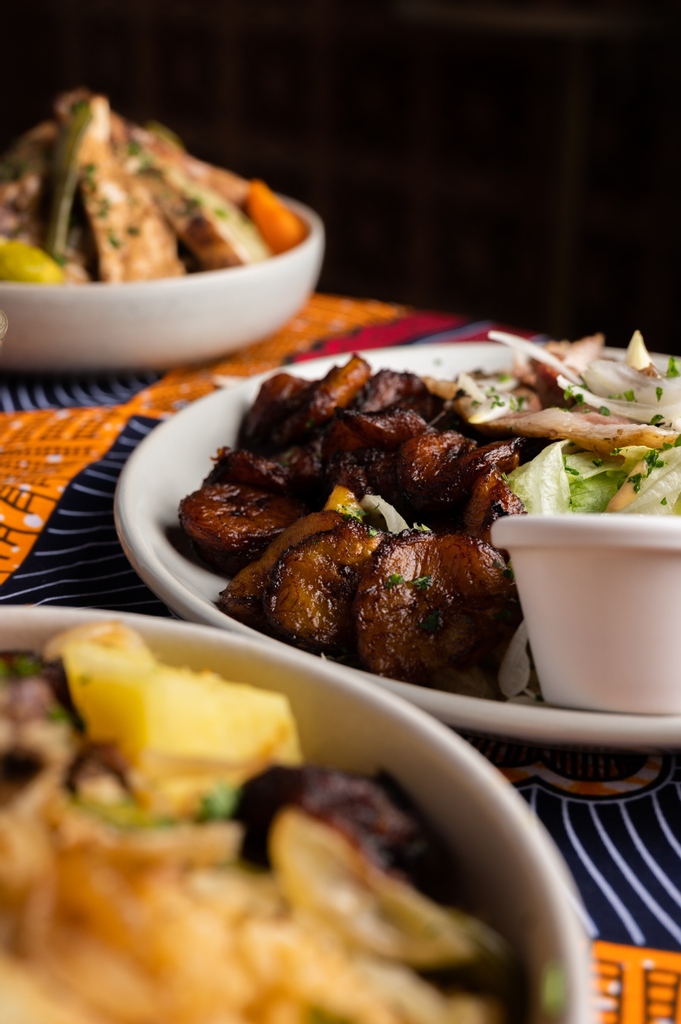 bmk_paris's tweet photo. Tout est bon, accompagné de Allocos... 

📸 @des_recits

#africanfood #mafé #yassa #thieb #cantine #allocos #restaurantafricain #bamako https://t.co/Jx3qSUMciD