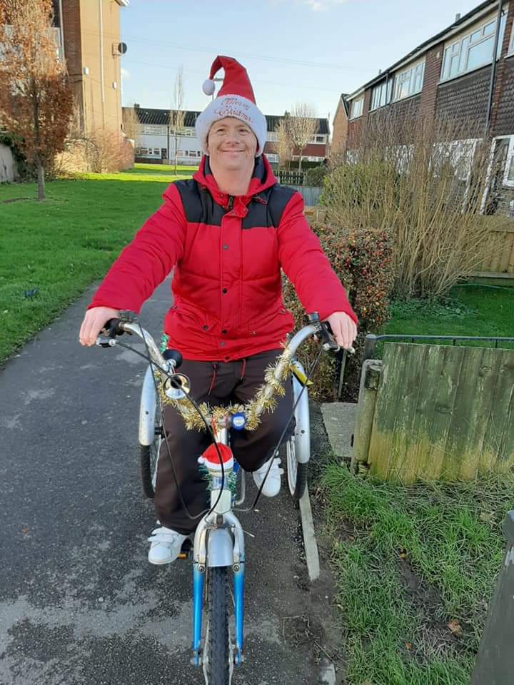 The pubs have gone now and there's definitely more traffic, but it's still safe enough for my bro Simon to  #cycle unsupervised. I never thought I'd say this, but every kid deserves to grow up in a place like I did!  #Portsmouth has historic  #LTN's too, here's to making many more!