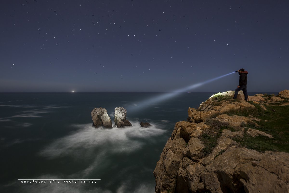 jmmpereda's tweet photo. Nueva entrada blog: De paso nocturno por #LosUrros #CostaQuebrada #Liencres #Cantabria #Fotografíanocturna #Cantabrianocturna #Compartecantabria #Cantabriaturismo #NosvemosenCantabria iluminado con la
@nitecorelight #MH40GTR #Nitecore #Nitecoreflashlight https://t.co/dF6a3mV8GV https://t.co/Fjy5OJWYv2