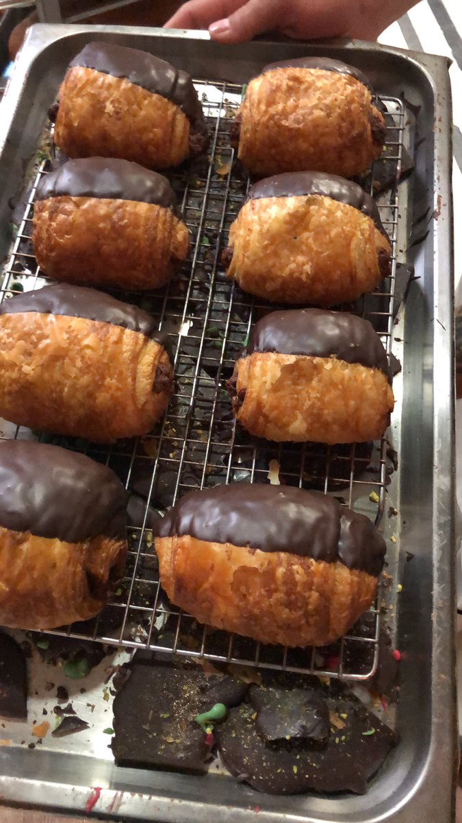 quetallitabusca's tweet photo. Pan de chocolate 🤤🤤🤤🤤 #Seratta https://t.co/hO6Y3HGW2N