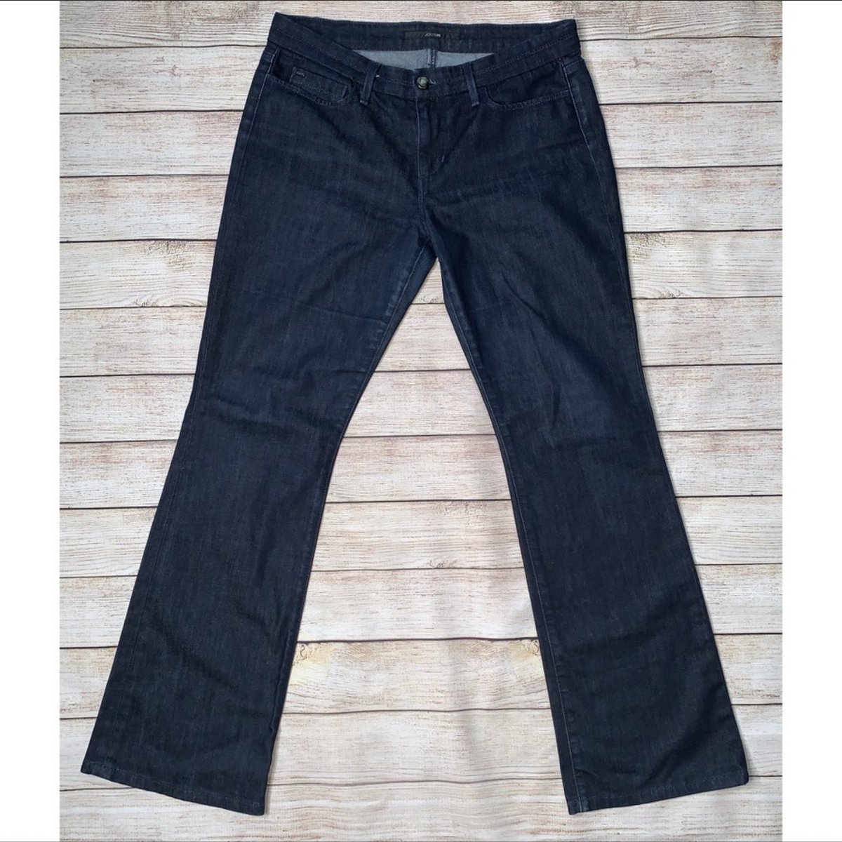 DaretobeThrifty's tweet photo. Check out this listing! Available on #Poshmark #eBay or #Mercari 👉🏽Link in Bio: Joe’s Jeans Provocateur Dark Rinse Flare Leg Jeans - Size 30 👈🏽

#shopmycloset #sustainablefashion #shopsecondfirst #resellercommunity #resellersquad #joesjeans #joesjeansforsale #joesjeanssecond https://t.co/99eHV3SqqO
