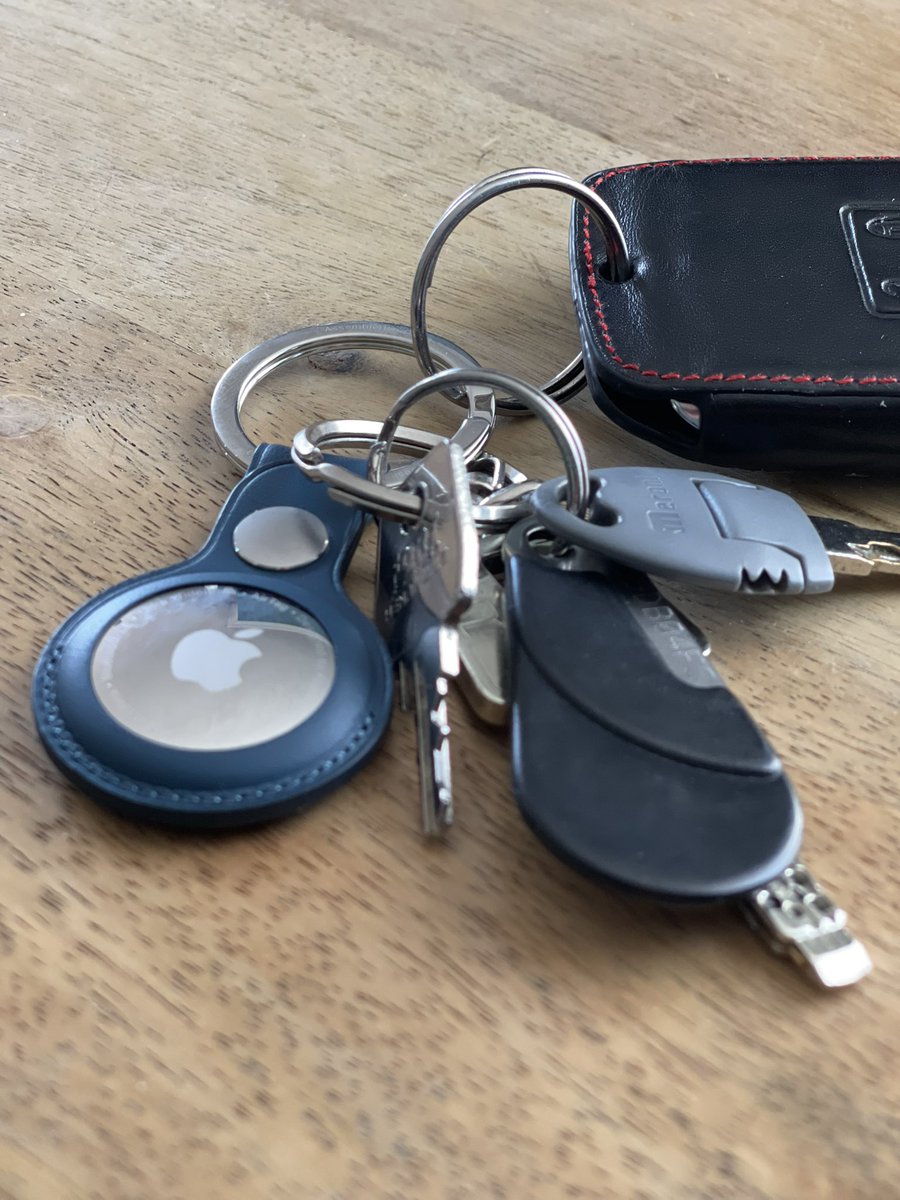 Fsorel's tweet photo. Voilà, j’attends maintenant de perdre mes clefs pour tester l’#AirTag d’#Apple ☺️ https://t.co/bO3OMuO0uY