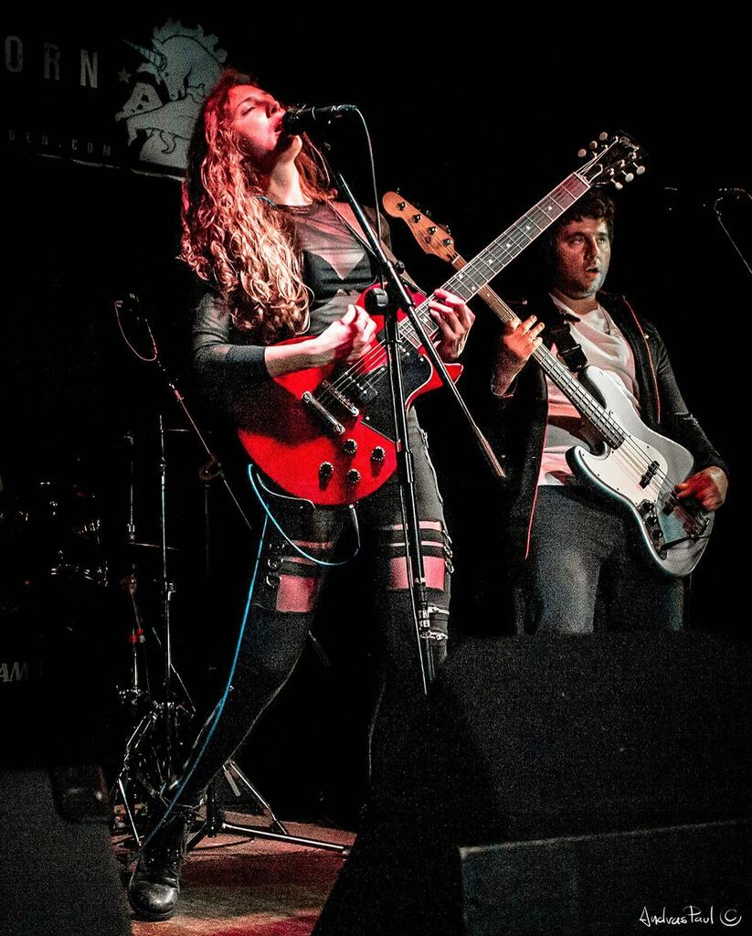 Loz Campbell back at Punknroll 2020 @lozcampbellmusic #lozcampbellmusic #punknrollrendezvous #concertphotography  #livemusicphotography  #chasingthelightart #punksnotdead  #singersongwriter #womeninmusic #audioloveofficial #musicphoto #liveconcert #bestm… instagr.am/p/COKuymkgmtp/